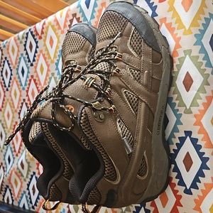 Merrell MOAB 2 Hiking Boots Mens size 7 in Earth/Brown Lightweight & Waterproof!